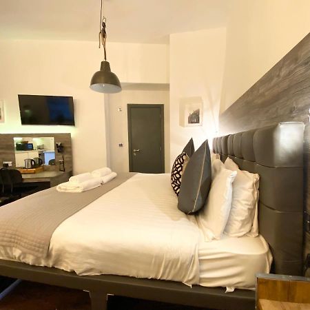 Studio At The Coach House Apartments Лийдс Екстериор снимка