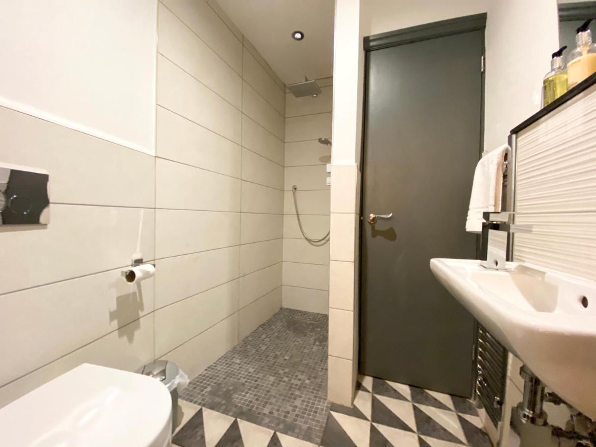 Studio At The Coach House Apartments Лийдс Екстериор снимка